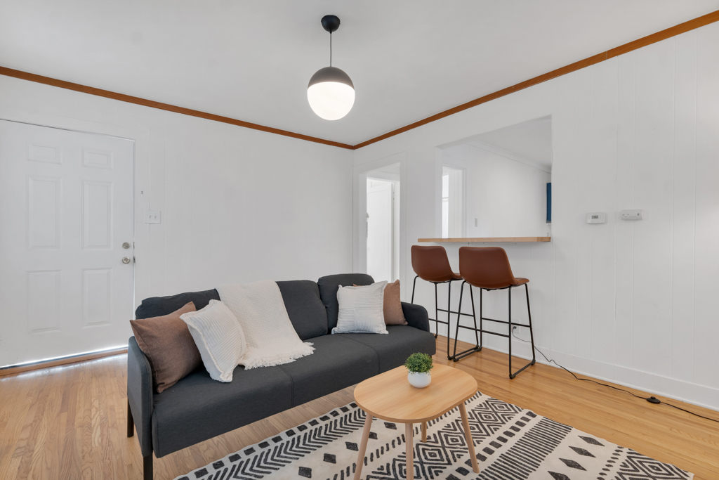 Charming Standalone Silver Lake Home Bright, Airy, Fully Furnished & Close to Hospitals - Photo 5