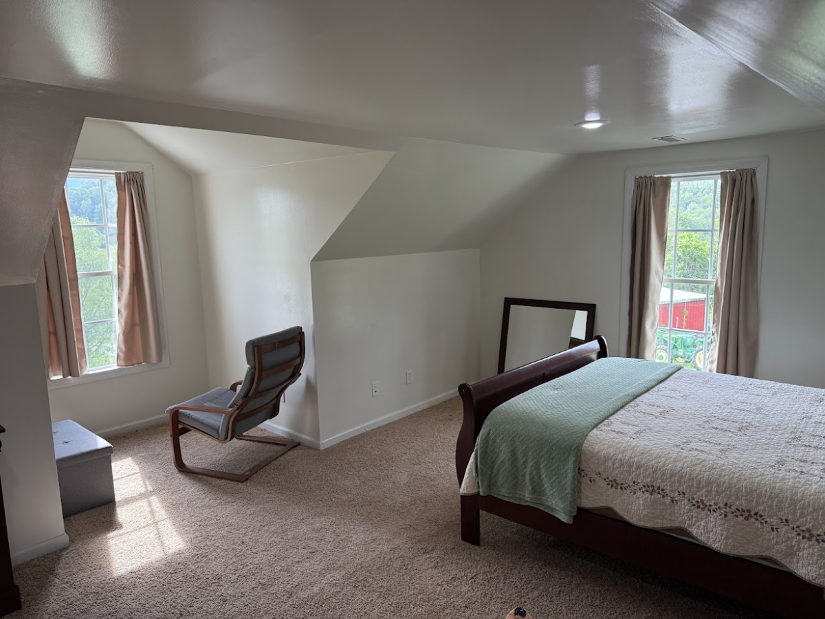 Spacious Queen Room With Private Bath In Peaceful Country Home And Stunning Sunset Views - Photo 4