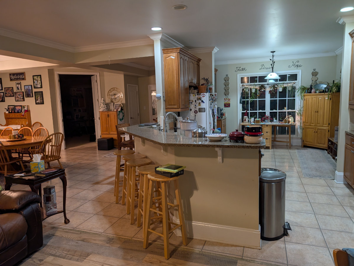 Spacious Queen Room With Private Bath In Peaceful Country Home And Stunning Sunset Views - Photo 11