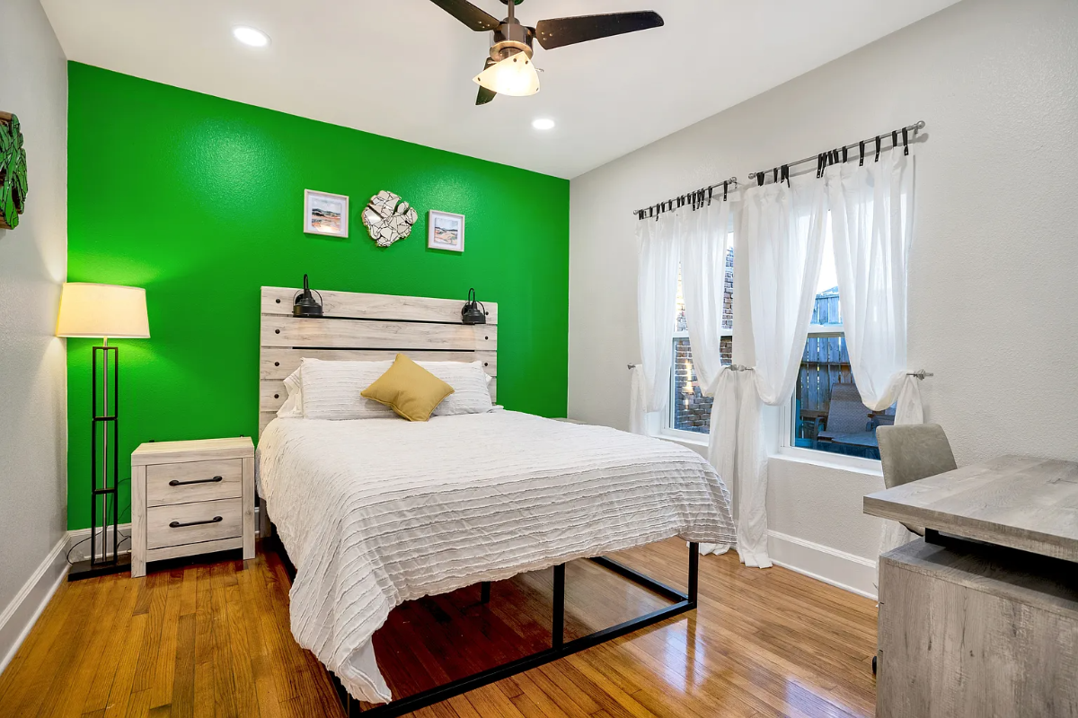 Beachside Home Just 3 Minutes from UTMB Health - Photo 5