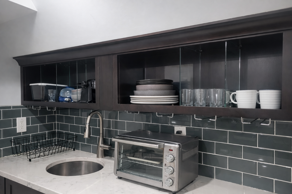 Fully Furnished 1BR w/Private Entrance - Close to Hospitals, Metro and Dining - Photo 8