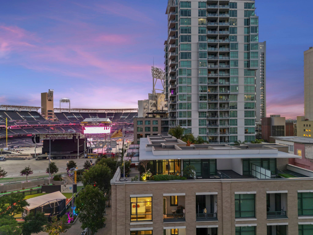 One-of-a-kind Ballpark Townhome with Large Private Roof Deck Overlooking Petco Park. Views from all Three Levels. - Photo 2