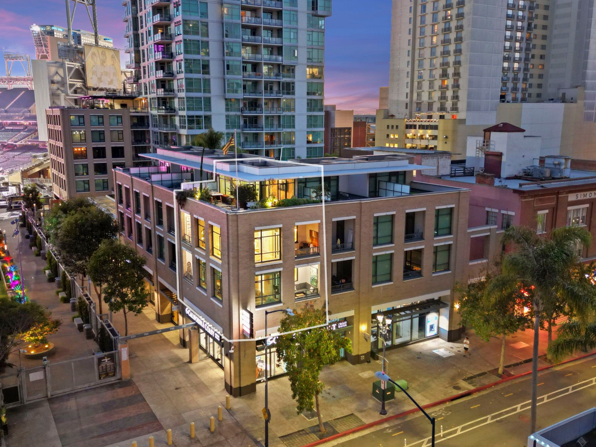One-of-a-kind Ballpark Townhome with Large Private Roof Deck Overlooking Petco Park. Views from all Three Levels. - Photo 5