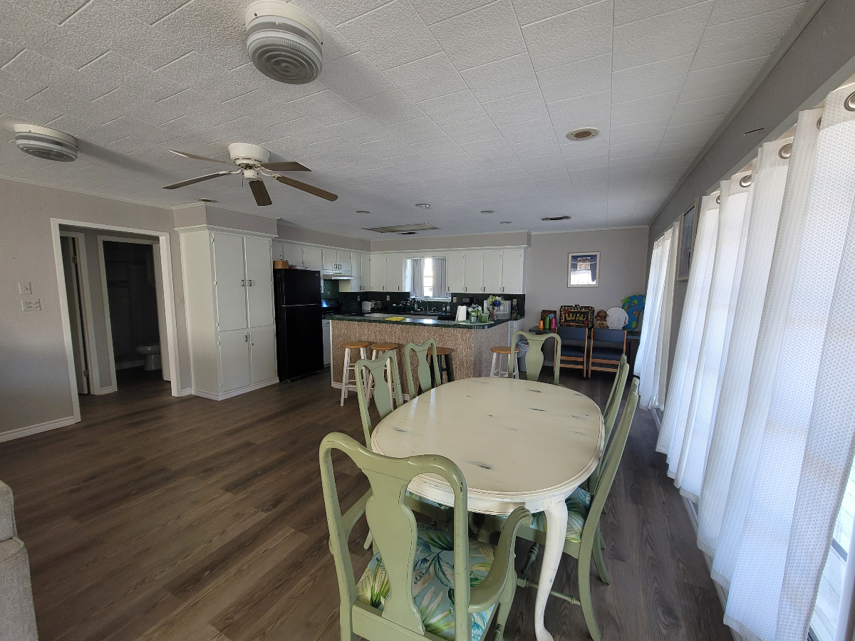 2/2 with a gulf view. - Photo 3