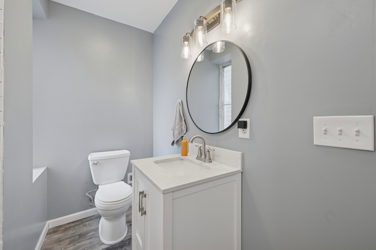 Newly renovated 1-bed, 1-bath apartment for rent in West Parkside. All Utilities Included. - Photo 5