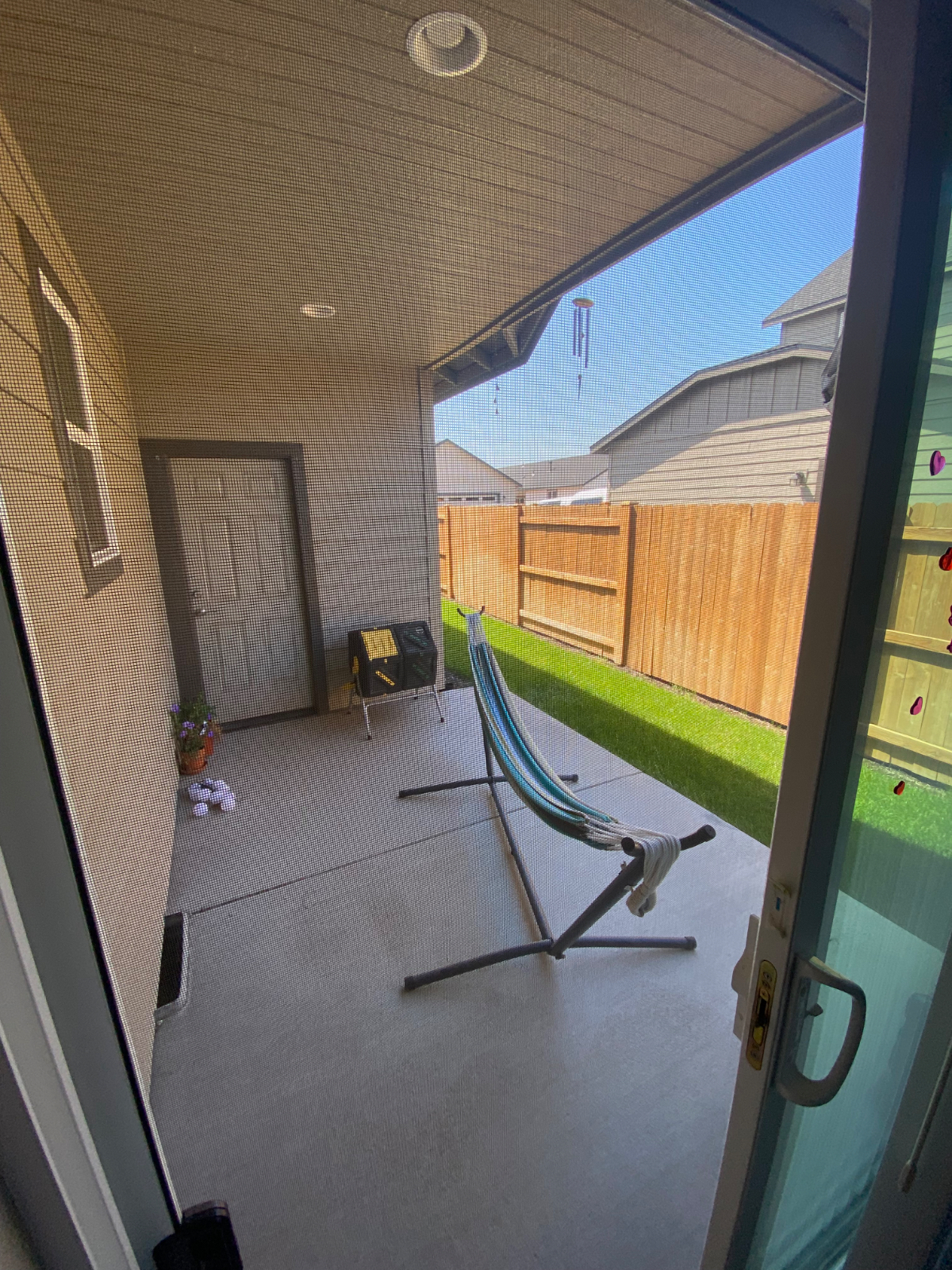 Spacious 4 bedroom 3 bath - Photo 2