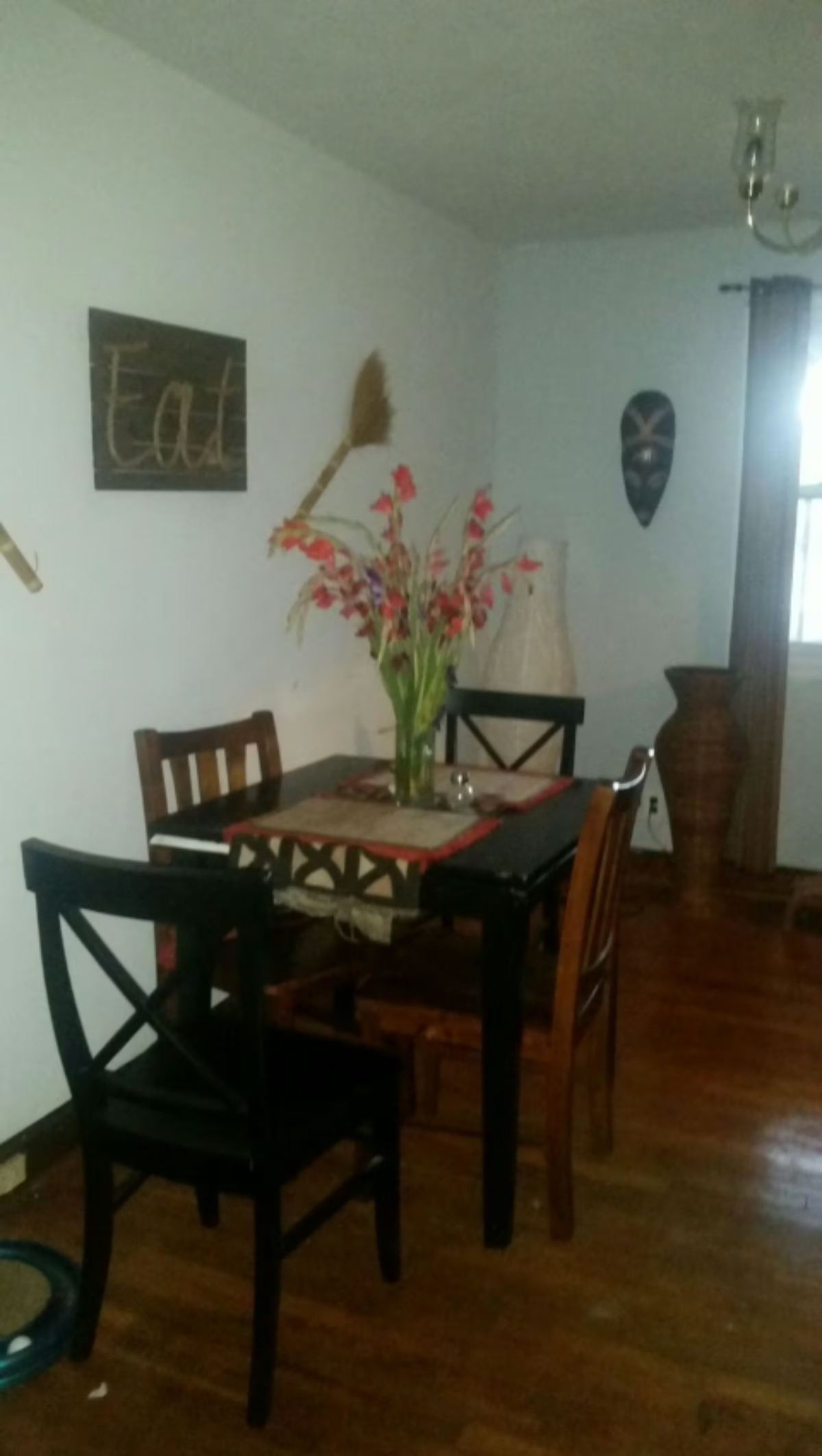 Spacious home with 3 bedrooms including loft bedroom with shared bath in townhome with front and bac - Photo 2