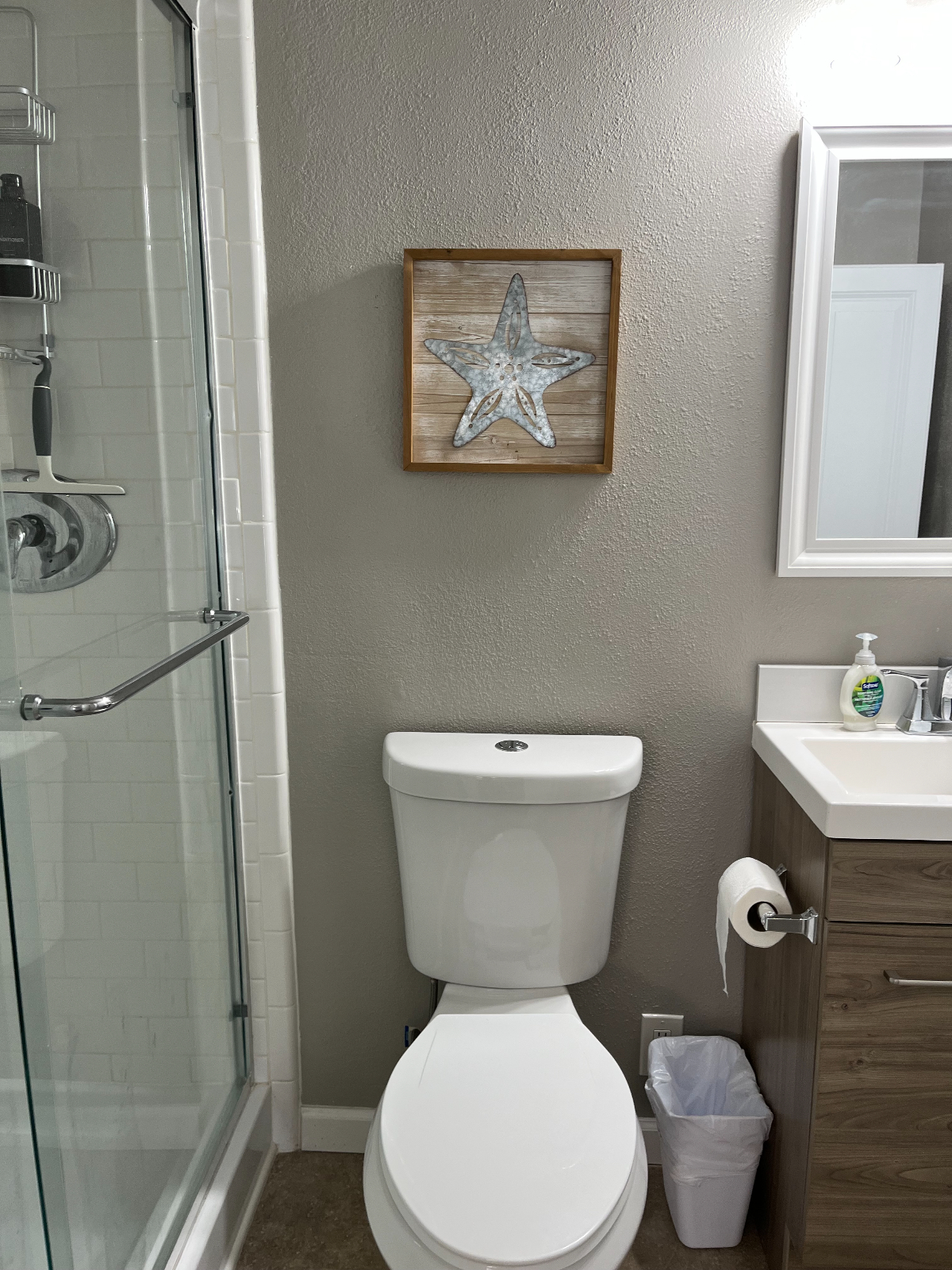 Available to Rent: November 1, 2026 Room with Bathroom & Kitchenette- Utilities Included! - Photo 6