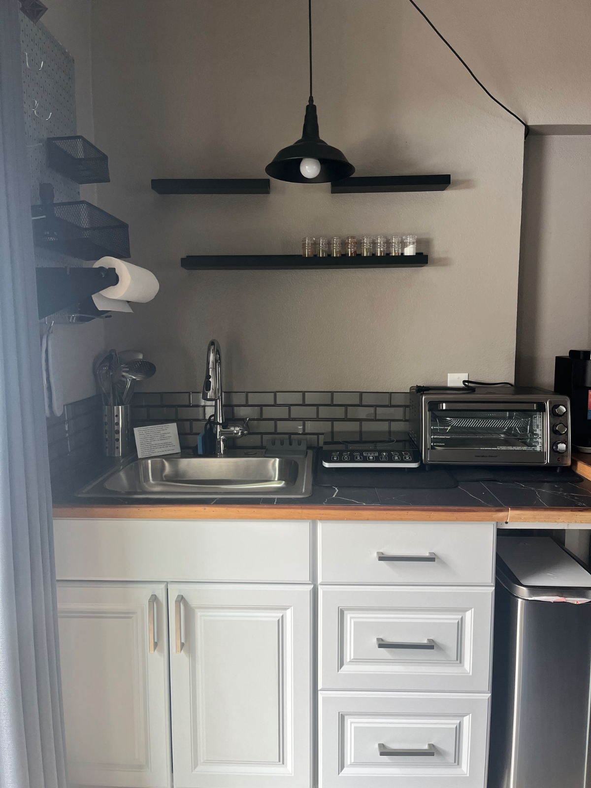 Available to Rent: November 1, 2026 Room with Bathroom & Kitchenette- Utilities Included! - Photo 4