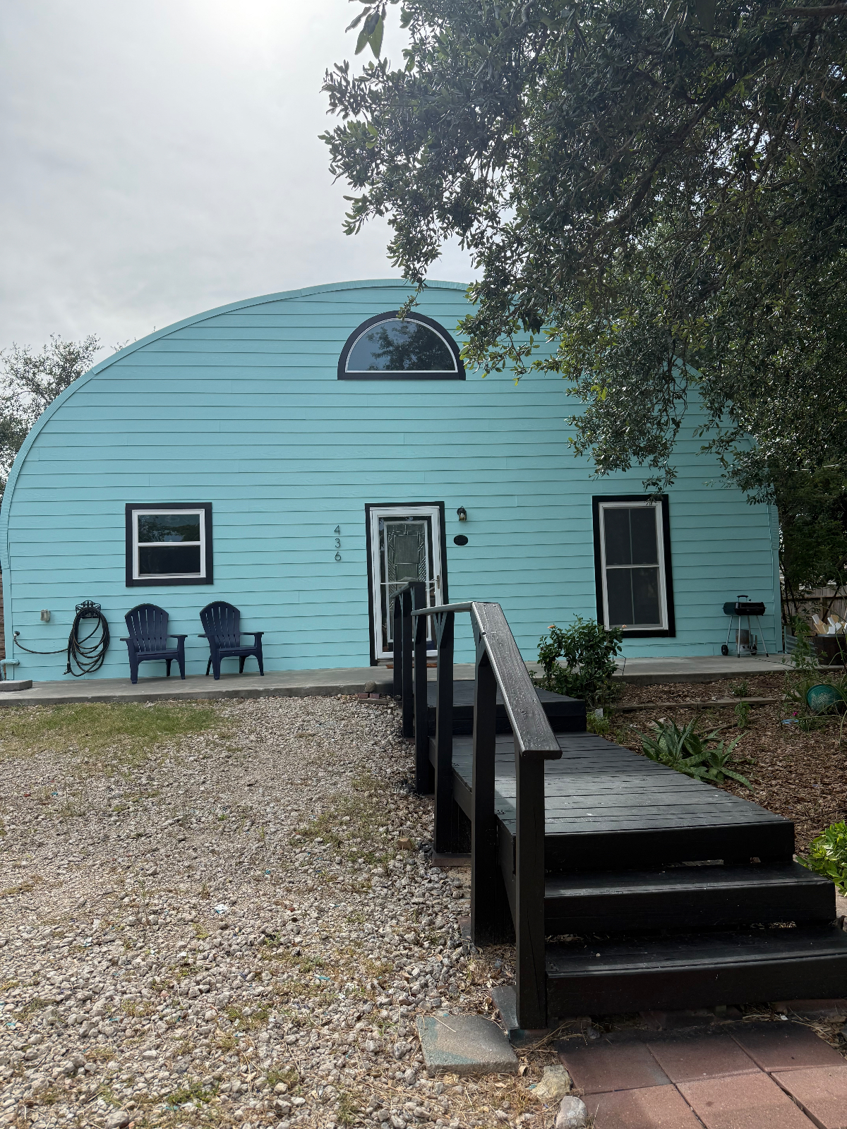Charming & Unique Stay Close to the Water - Photo 2