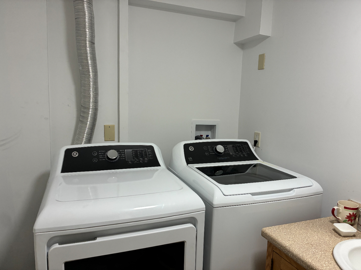 New Appliances Unit Close to DHMC & Dartmouth Campus - Photo 2