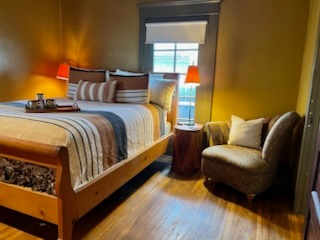 Large Private Room in Cozy Hollywood Craftsman - Quiet and Well-Located - Photo 2