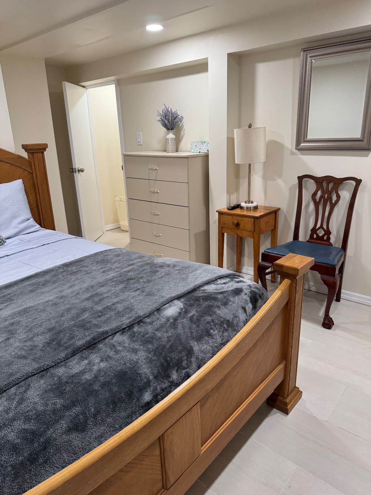 Cozy 1 Bedroom  located in New Hyde Park near LIJ - Photo 3