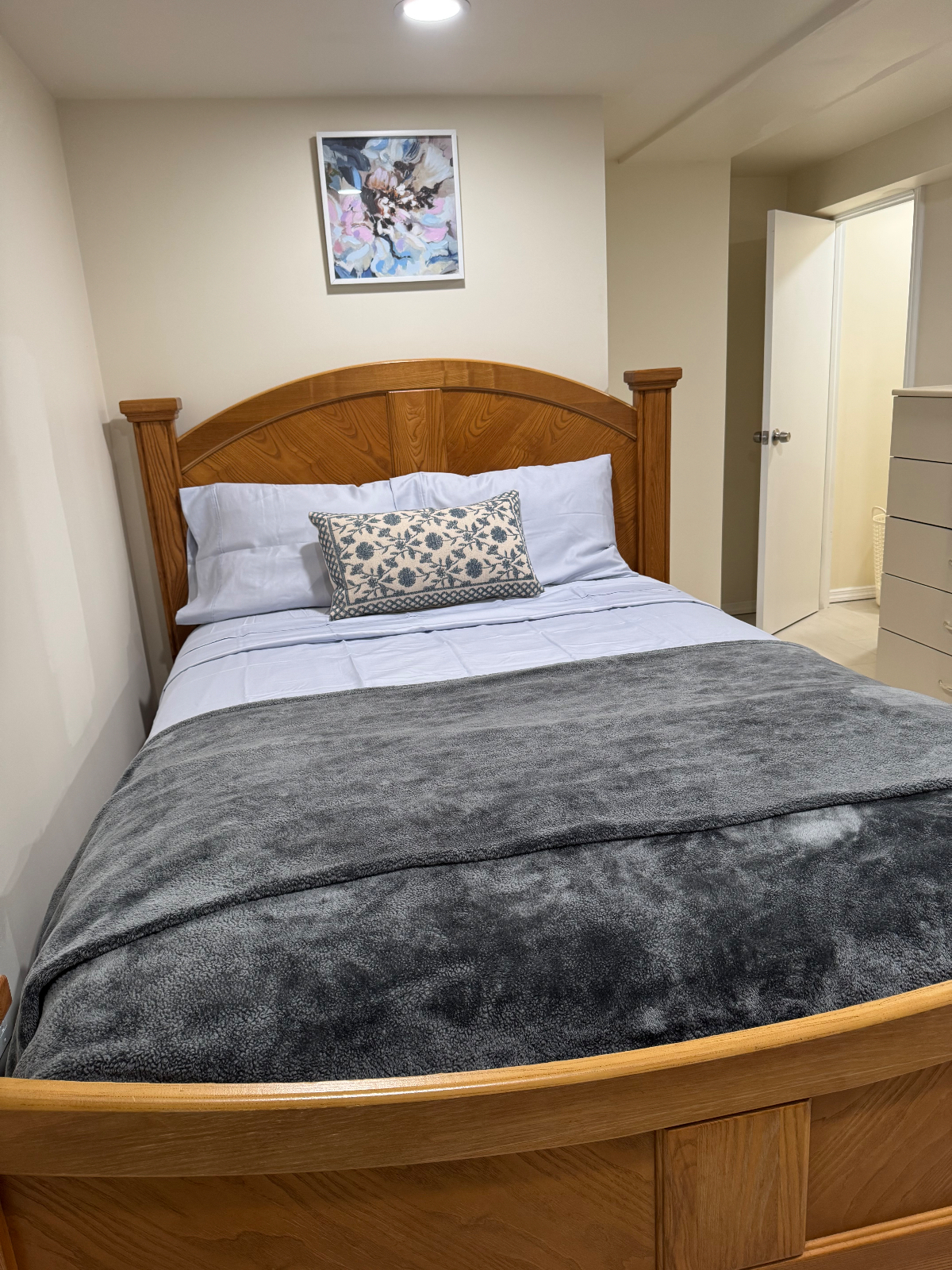 Cozy 1 Bedroom  located in New Hyde Park near LIJ - Photo 2