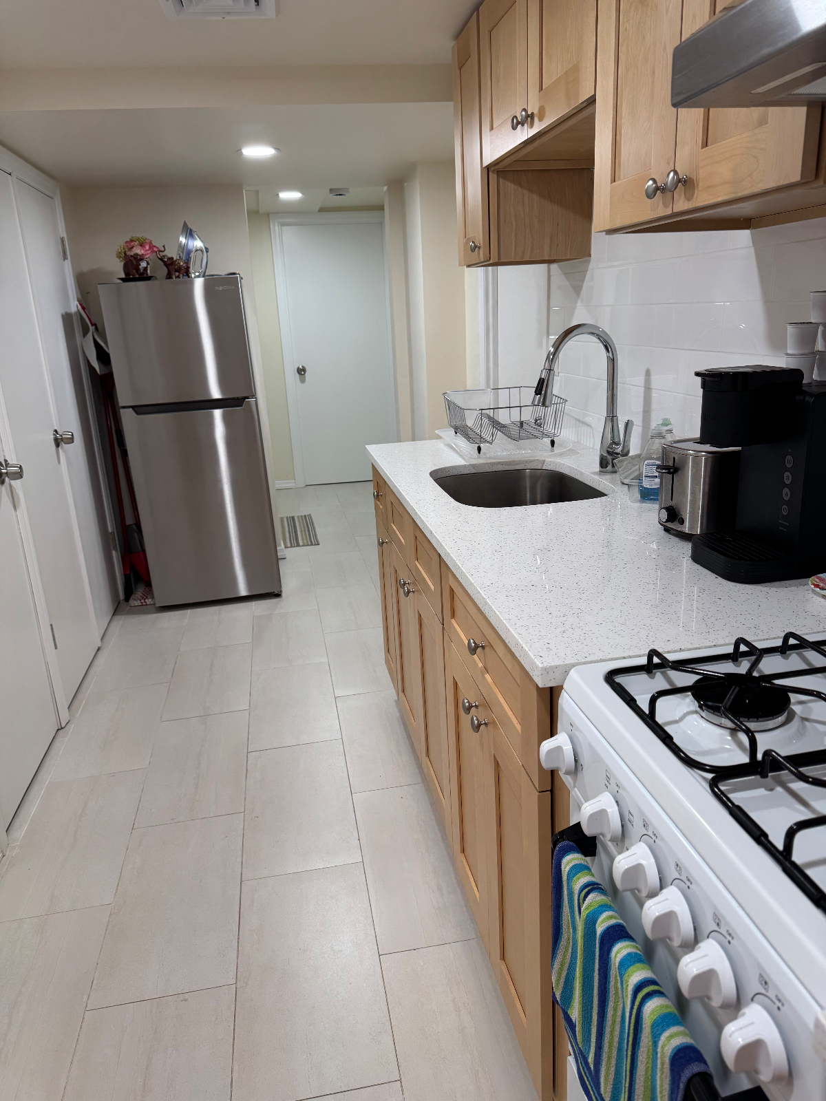 Cozy 1 Bedroom  located in New Hyde Park near LIJ - Photo 5