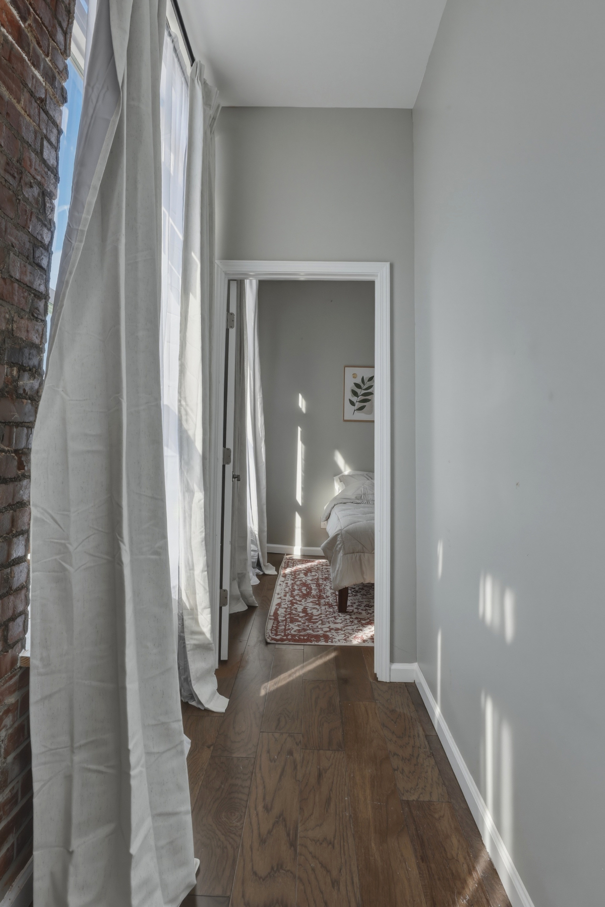Downtown Elmira, King suite, Mountain View, W&D - Photo 5