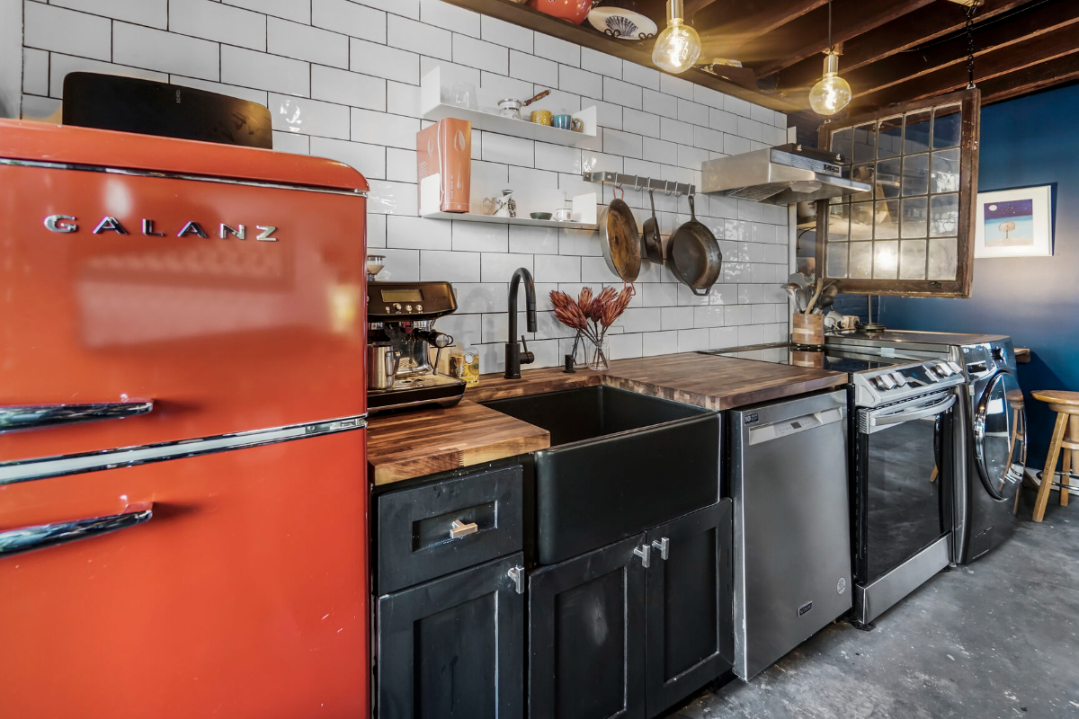 Private Capitol Hill Carriage House - Walk to Union Station, Fully Furnished, W/D & Workspace - Photo 3