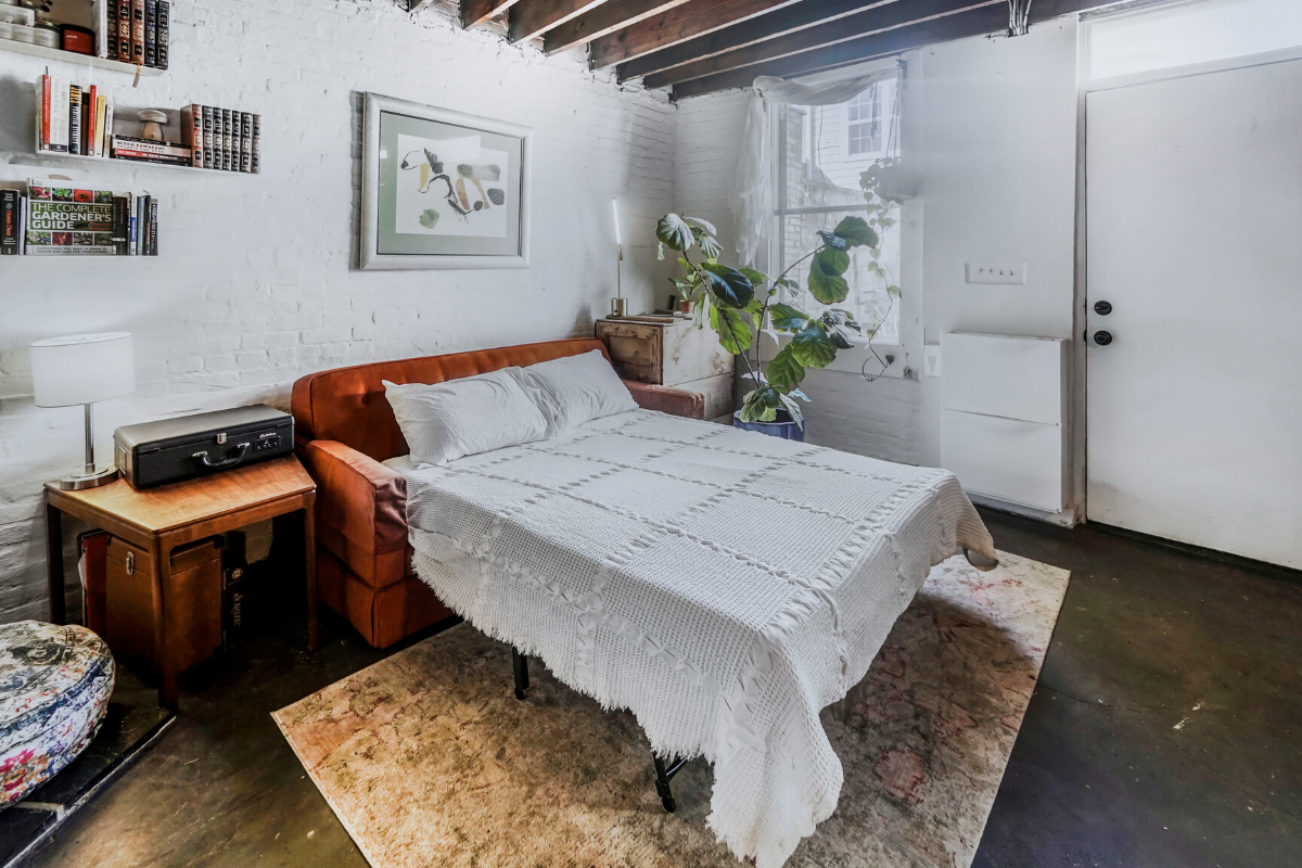 Private Capitol Hill Carriage House - Walk to Union Station, Fully Furnished, W/D & Workspace - Photo 5