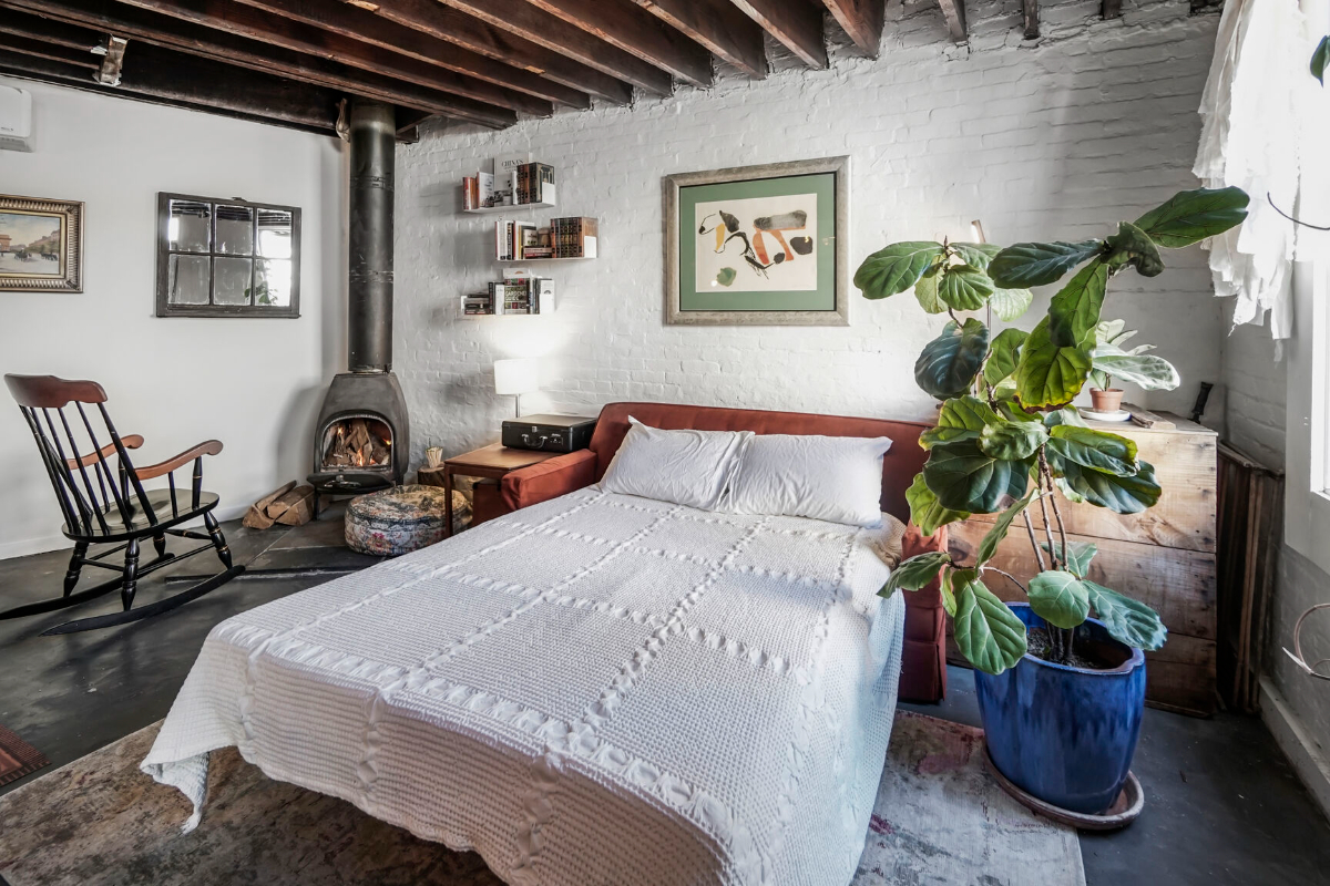 Private Capitol Hill Carriage House - Walk to Union Station, Fully Furnished, W/D & Workspace - Photo 9