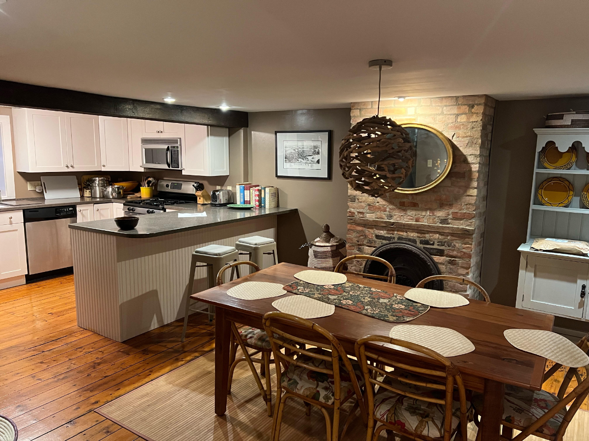 Charming cottage in village of Coxsackie - Photo 3