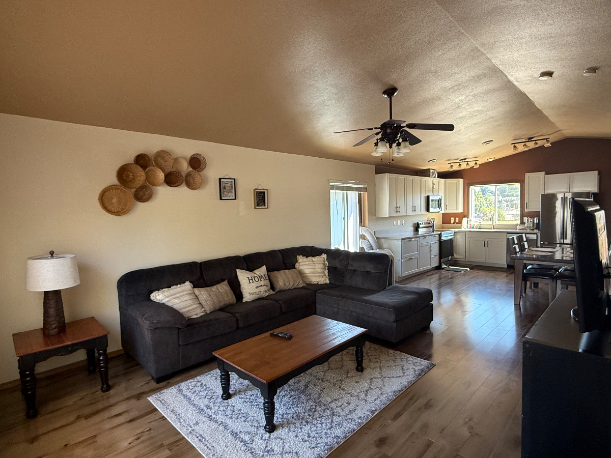 Master Bed/Bath walk in closet - Walk to PSNS, Close to Hospital, and Ferry to Seattle - All Utilities and Wifi - 1 Car Garage - Photo 2