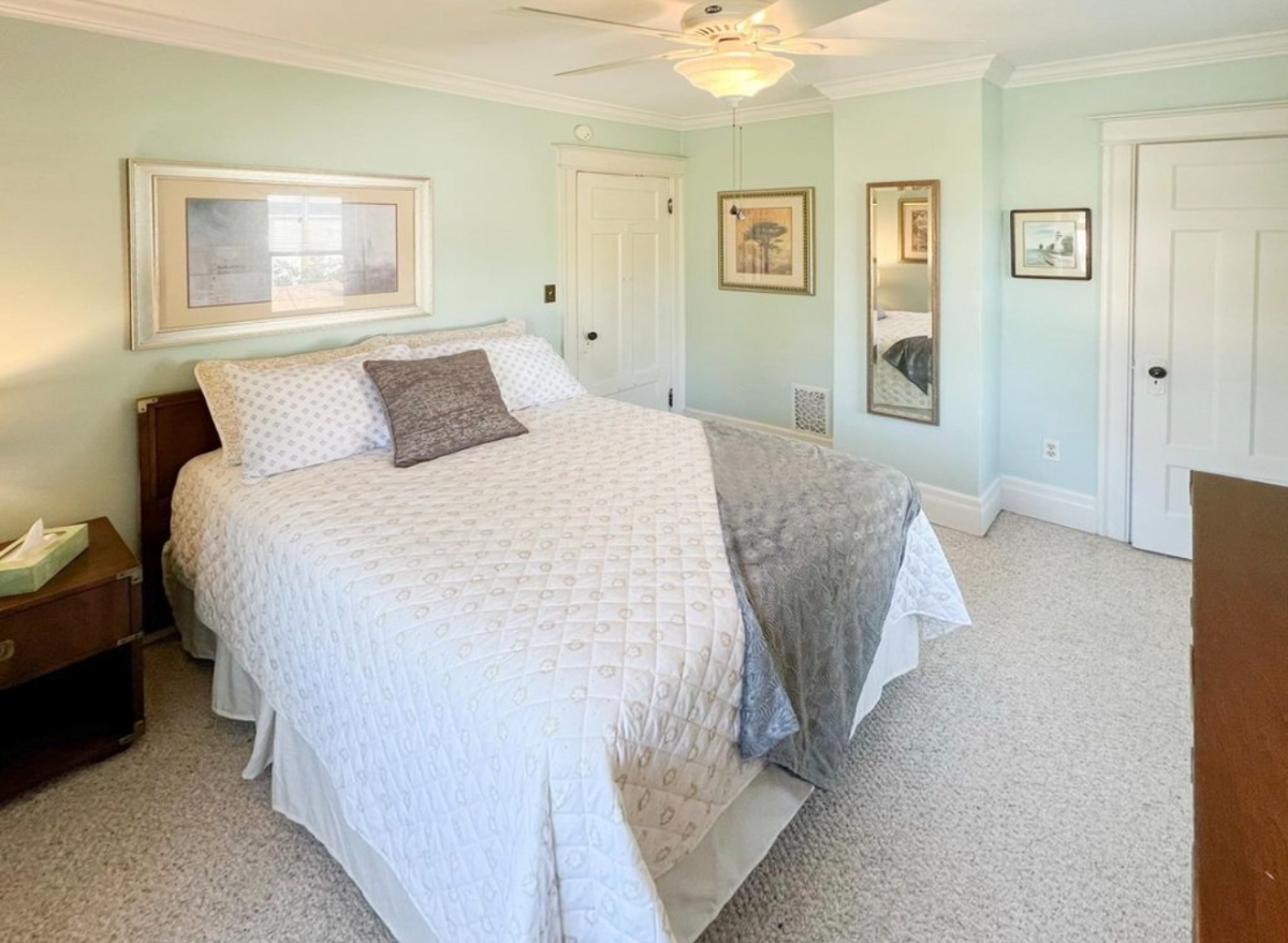 Charming 2 bedroom the prefect distance from TWO hospitals - Photo 3