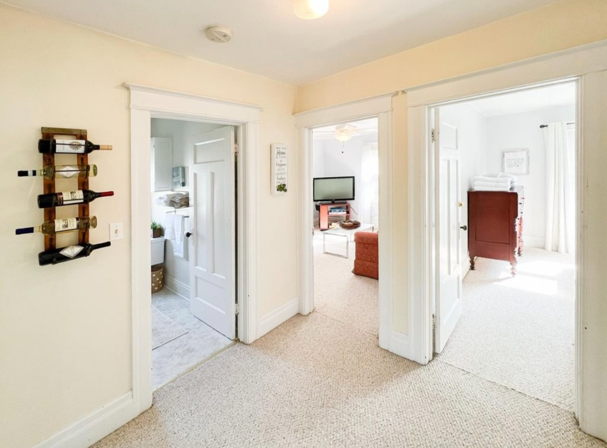 Charming 2 bedroom the prefect distance from TWO hospitals - Photo 4