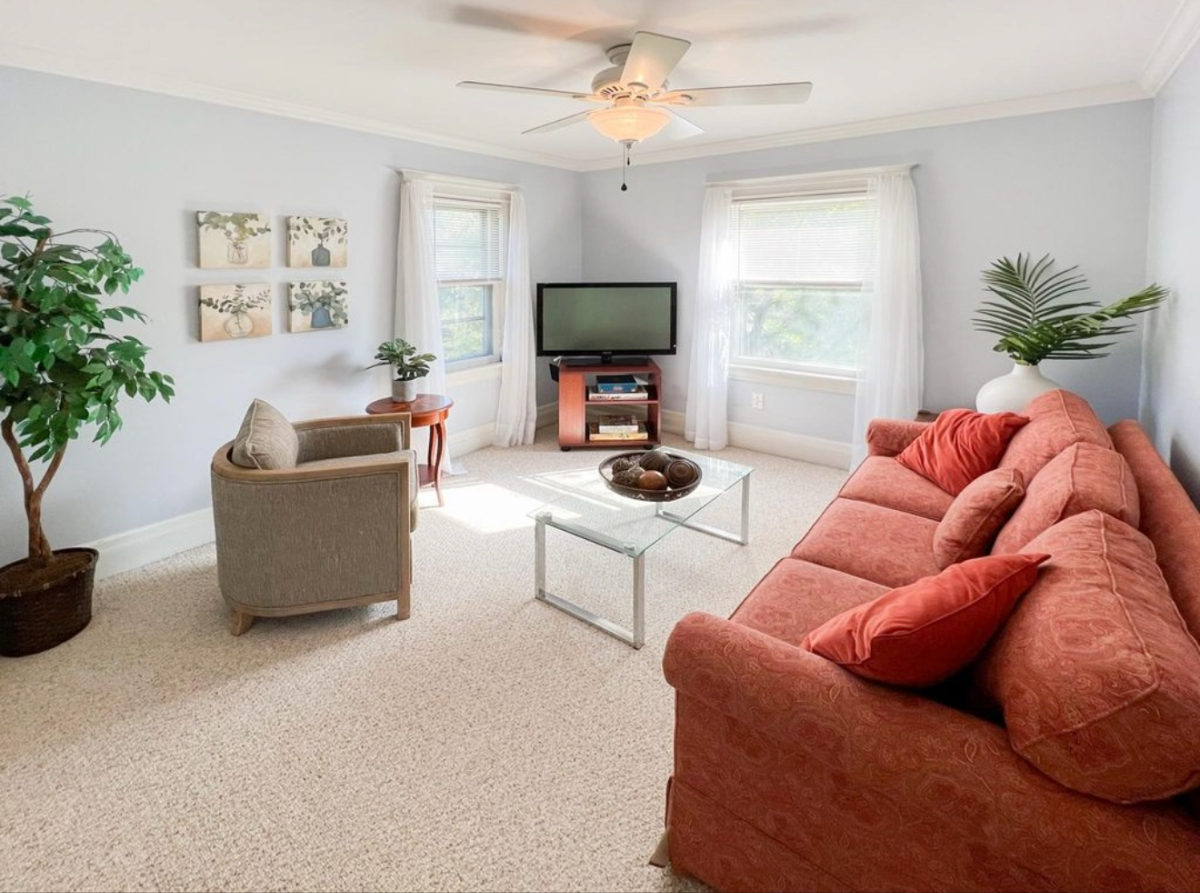 Charming 2 bedroom the prefect distance from TWO hospitals - Photo 7