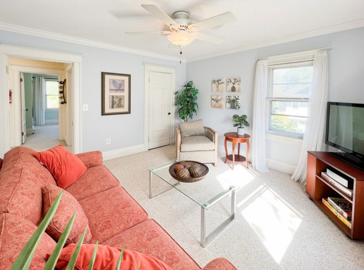 Charming 2 bedroom the prefect distance from TWO hospitals - Photo 6