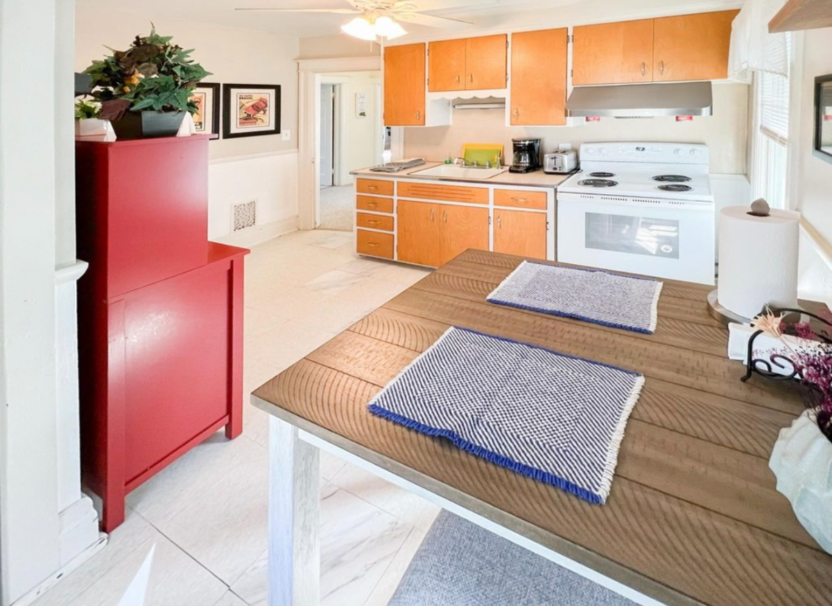 Charming 2 bedroom the prefect distance from TWO hospitals - Photo 9