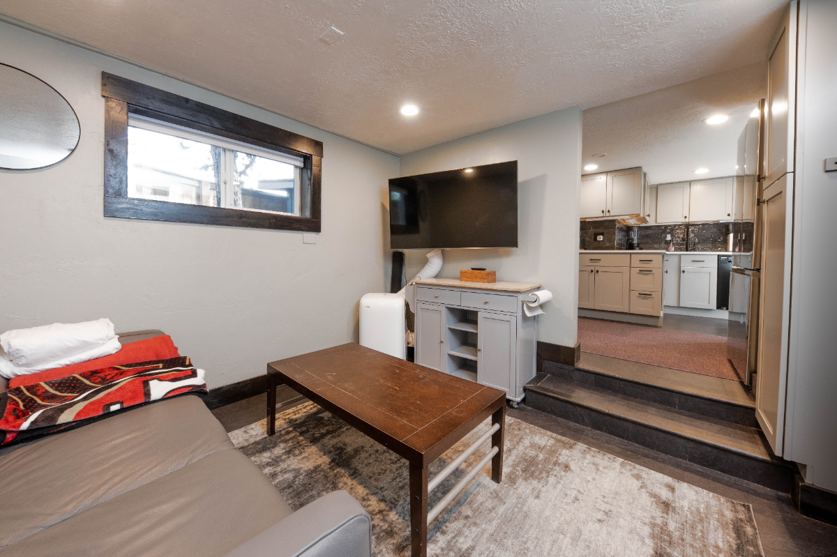 Westside Guesthouse - Photo 2
