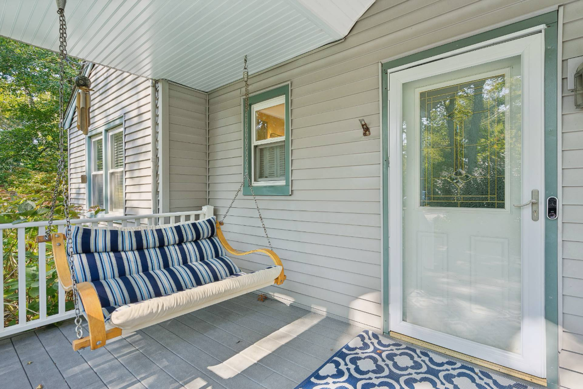 4BR 2.5BA Hampton Bays Home, Near Shinnecock Bay, Beaches, Southampton - Photo 2