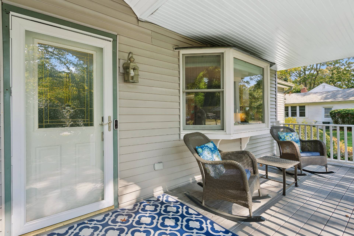 4BR 2.5BA Hampton Bays Home, Near Shinnecock Bay, Beaches, Southampton - Photo 3
