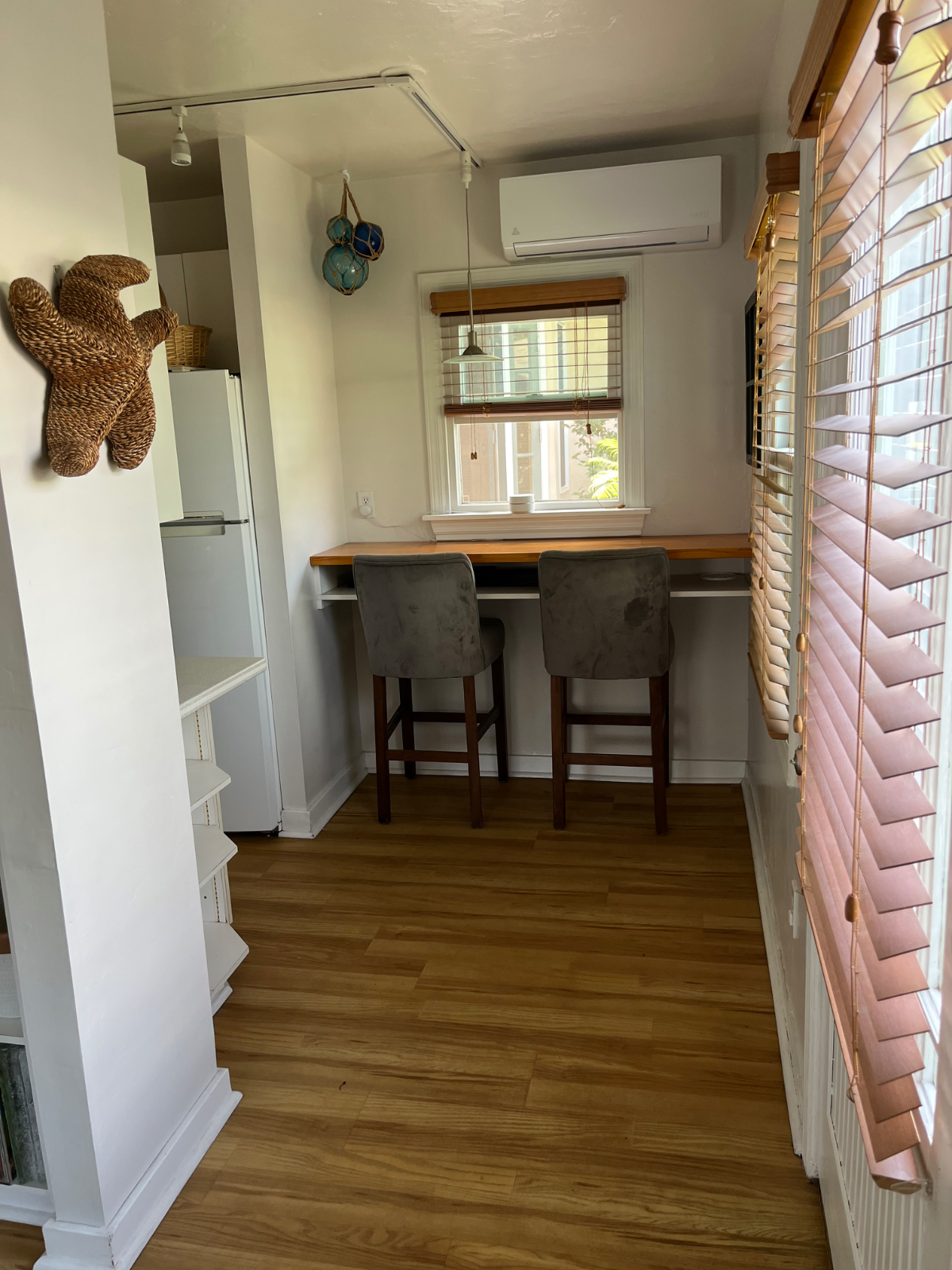 Cozy 1 bedroom cottage 4 blocks from Pacific Beach - Photo 3