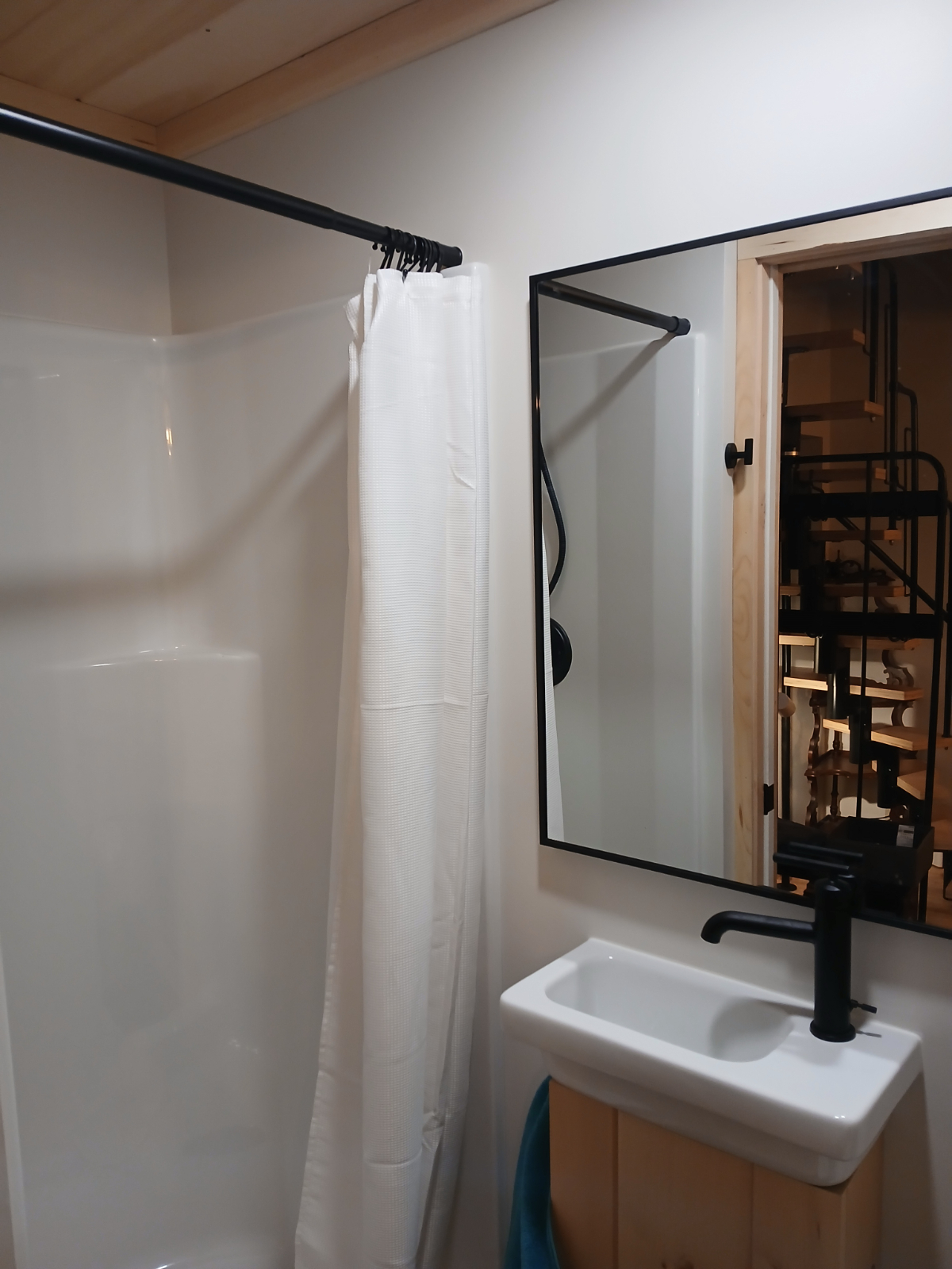Newly built cottage --green, quiet, & private, yet convenient in the city - Photo 5