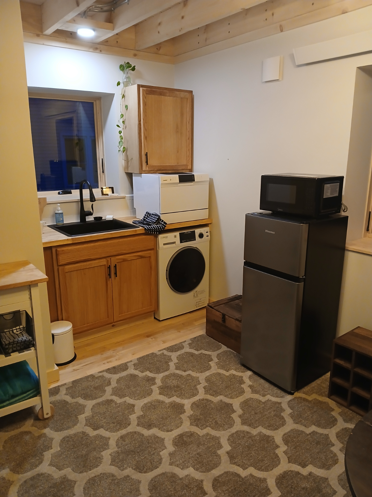 Newly built cottage --green, quiet, & private, yet convenient in the city - Photo 3