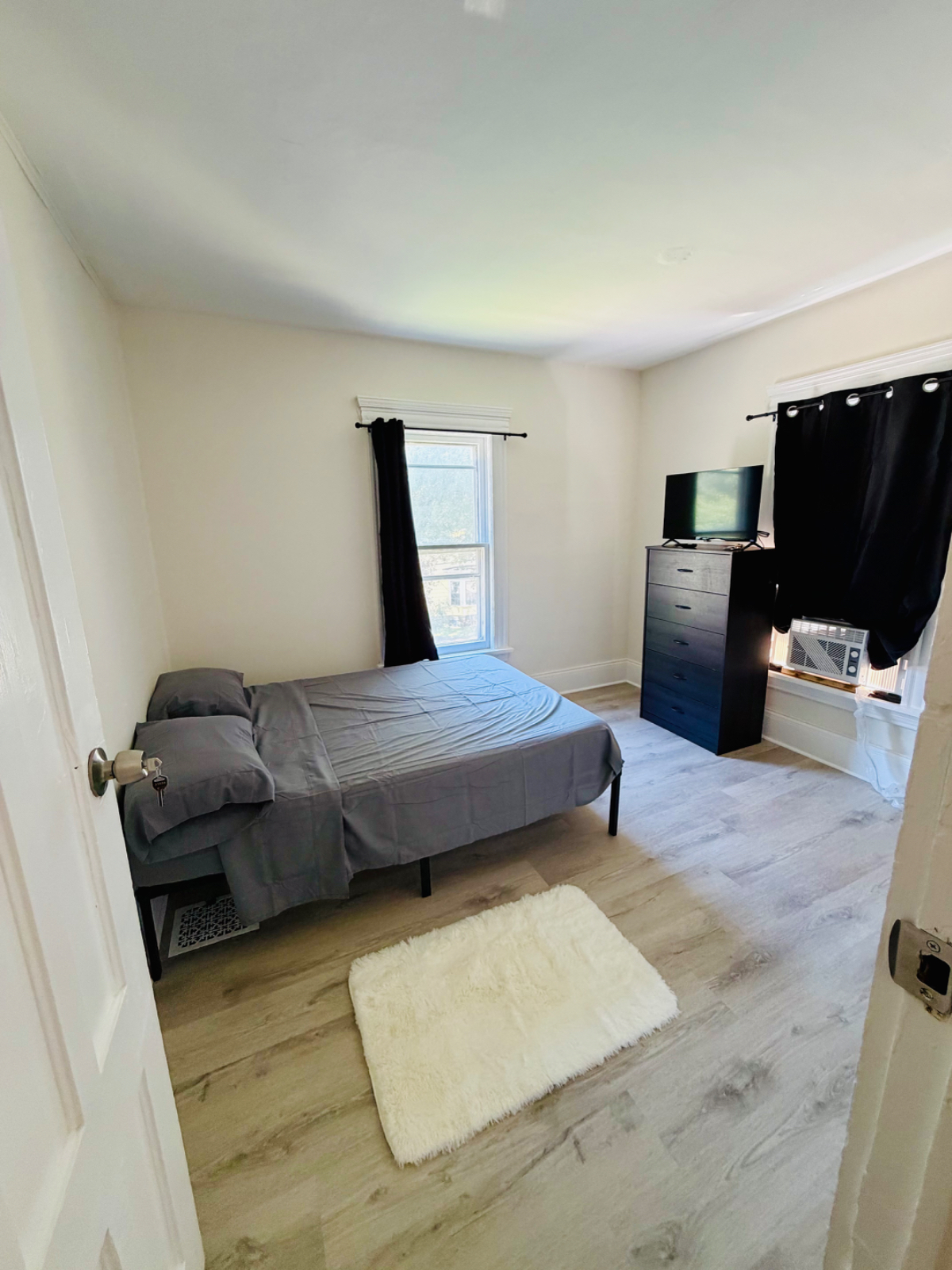 SYRACUSE NY-PRIVATE FULL BATH- WALK TO SYRACUSE UNIVERSITY- CHEAP- FULLY FURNISHED- CLOSE TO ALL HOS - Photo 6