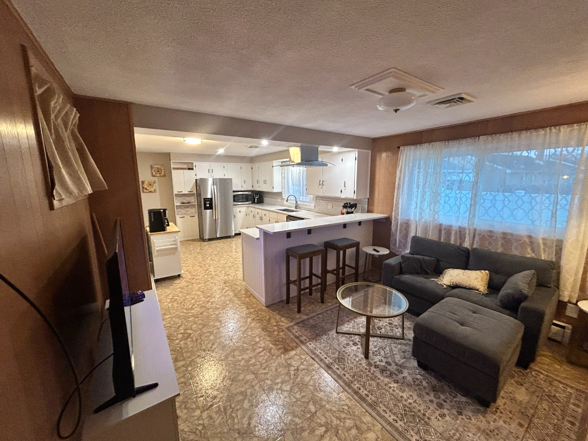 Newly renovated. Newly furnished Ranch 3bed 2.5 bath - Photo 5