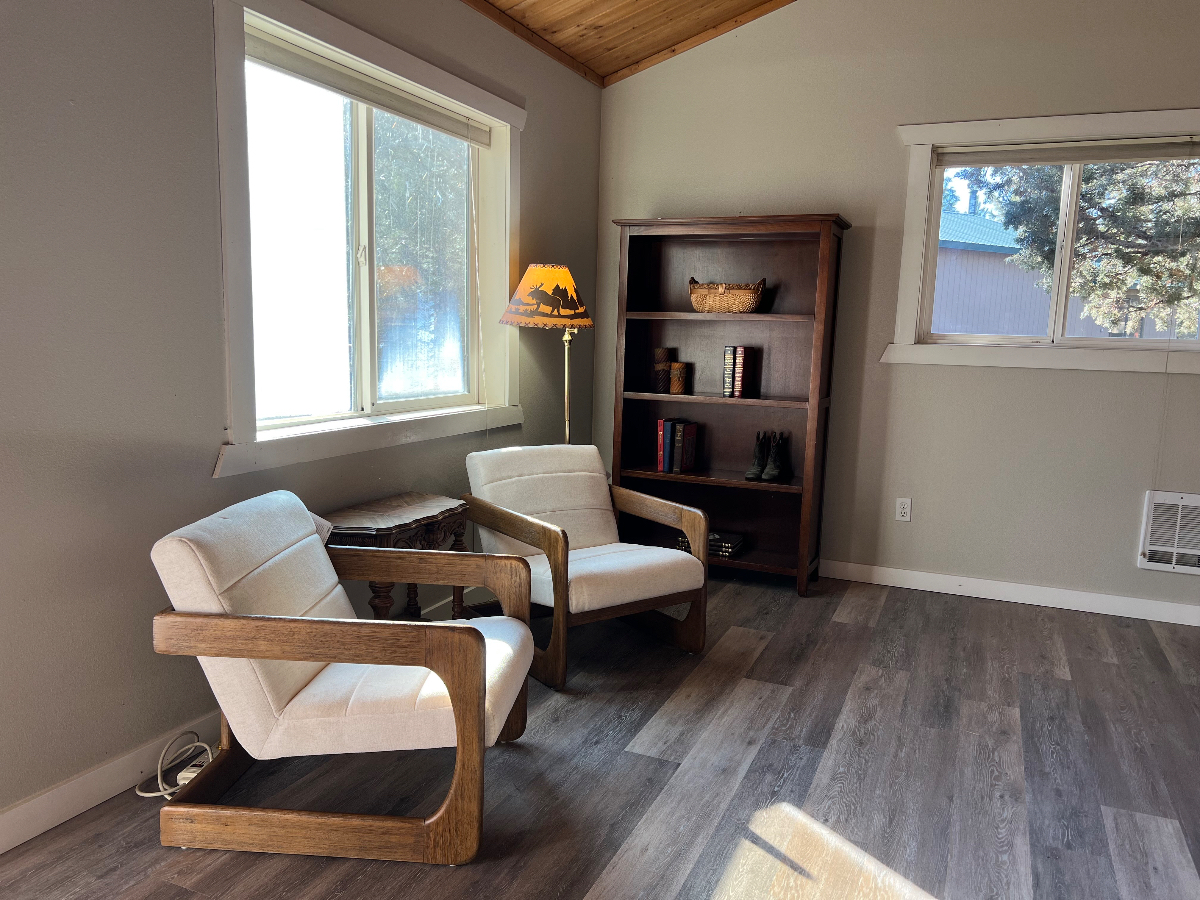 Westside Bend Studio Retreat 38 acres, Pond, Pickleball and Views - Photo 3