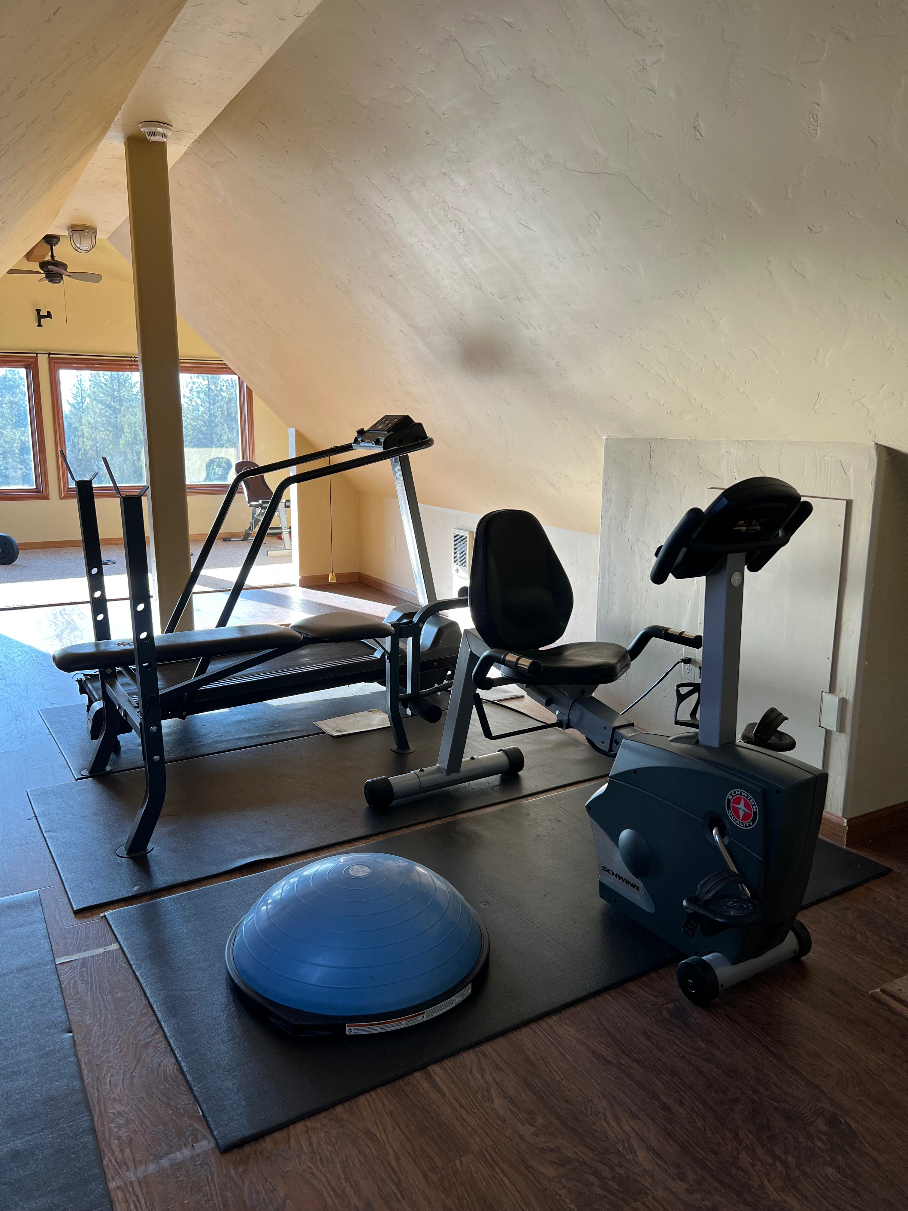Westside Bend Studio Retreat 38 acres, Pond, Pickleball and Views - Photo 3