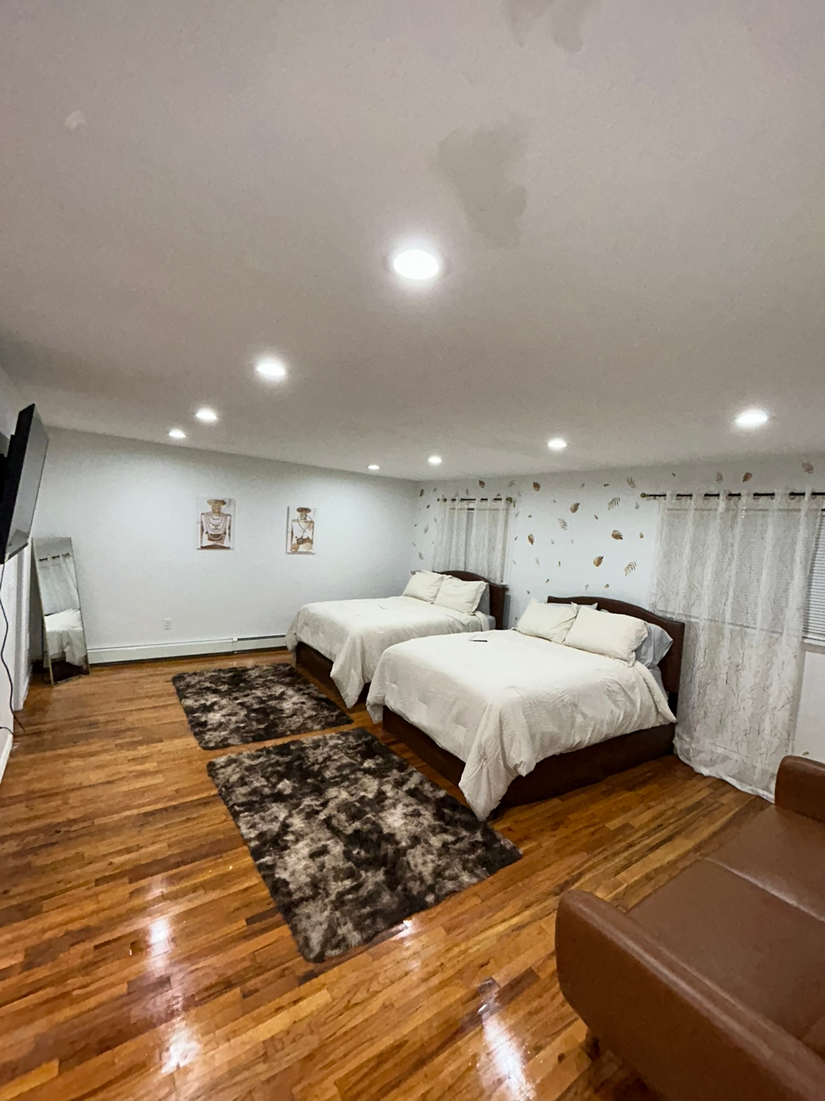 Bright Oversized Suite with Ensuite Bath and...