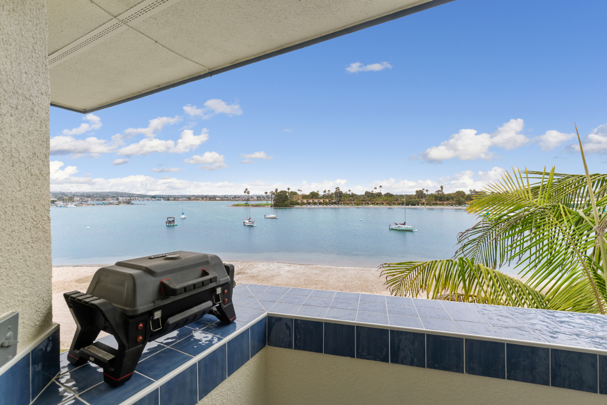 Gorgeous Bayfront Penthouse Condo Retreat - Photo 5