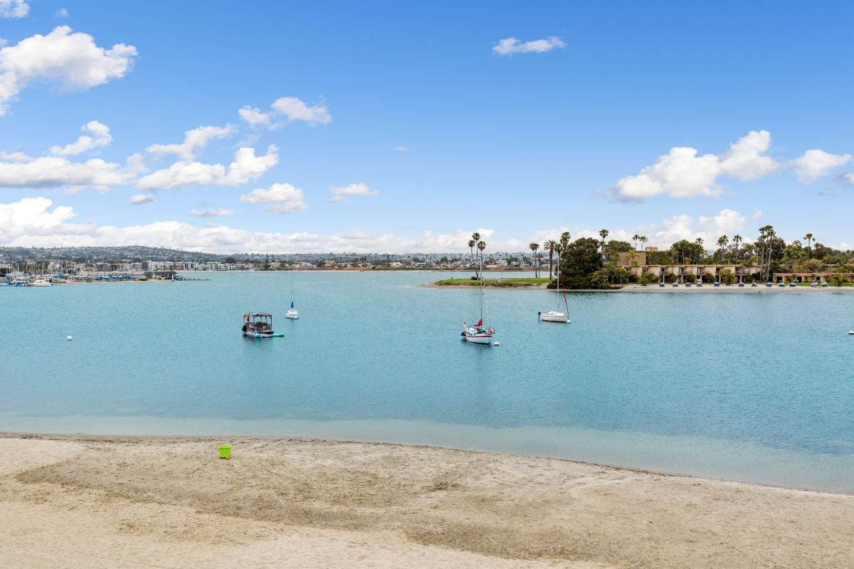 Gorgeous Bayfront Penthouse Condo Retreat - Photo 6