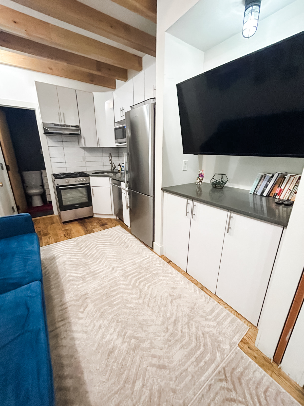 West Village 1 Bed with washer/dryer - Photo 5