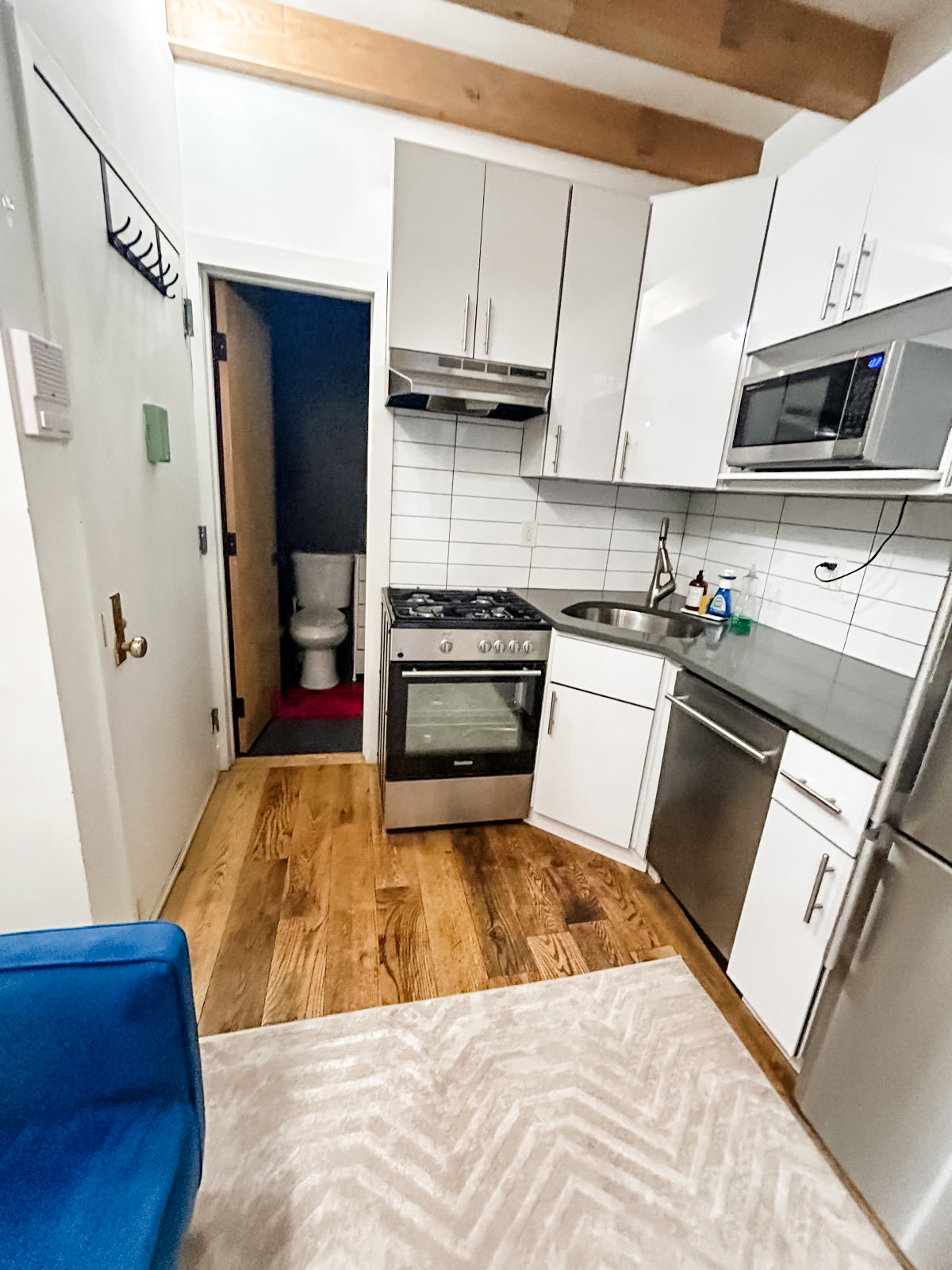 West Village 1 Bed with washer/dryer - Photo 6