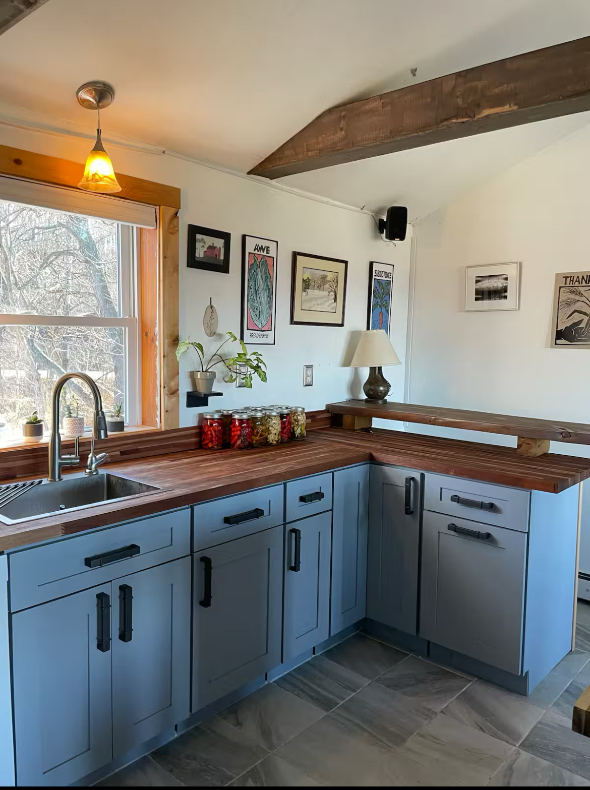 Gorgeous home in the country with sunset view - Photo 11