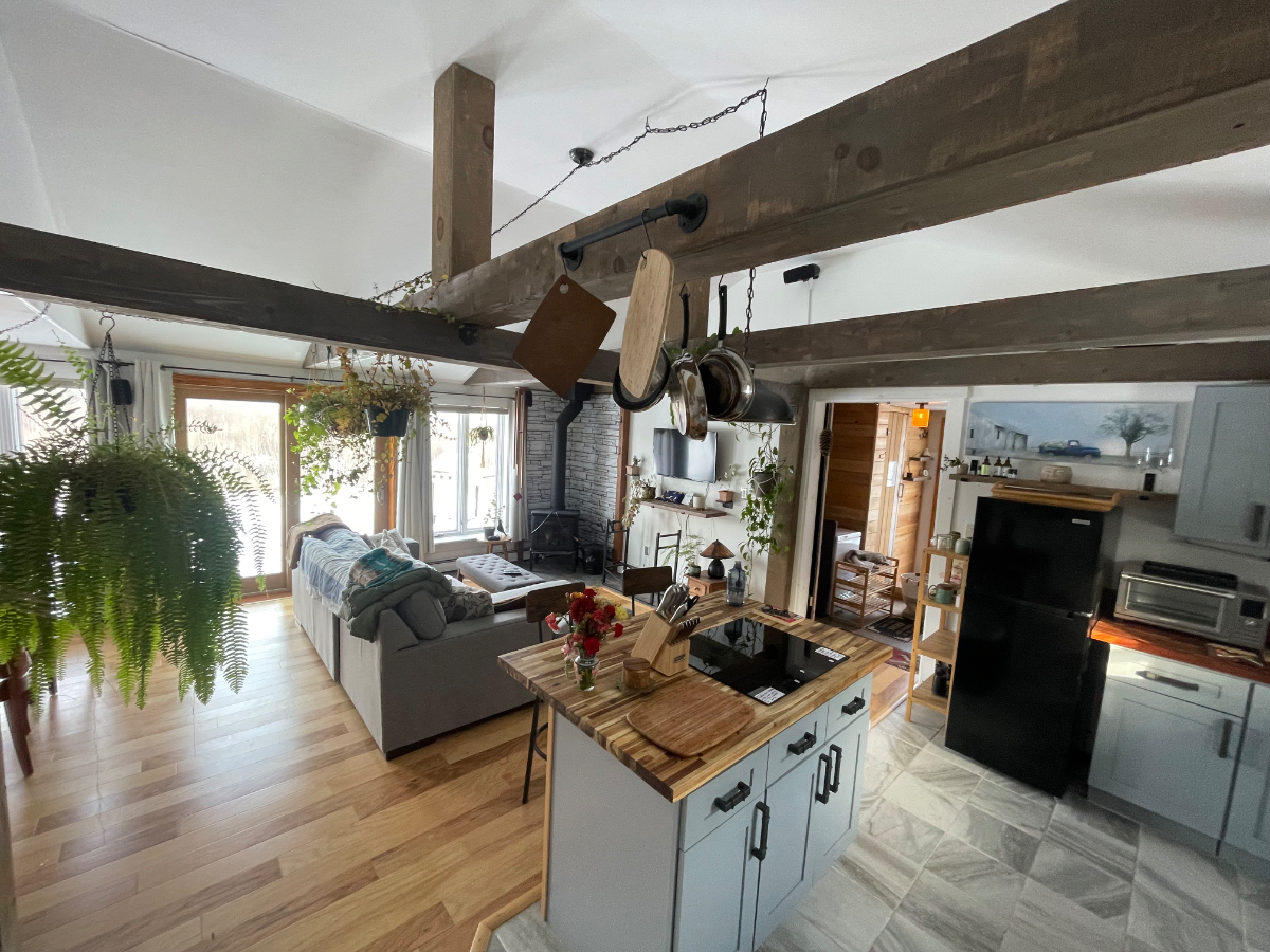 Gorgeous home in the country with sunset view - Photo 12