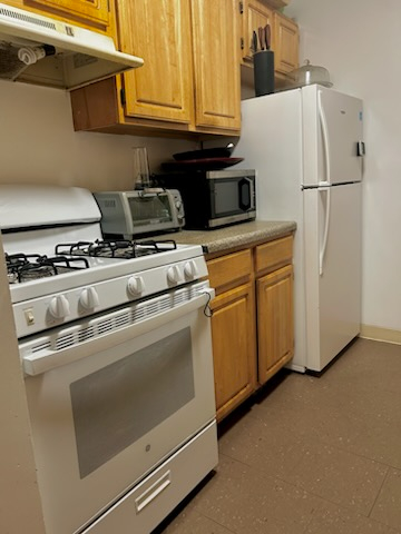 Fully Furnished Brooklyn Apartment Near Transit and Local Cafes - Photo 3