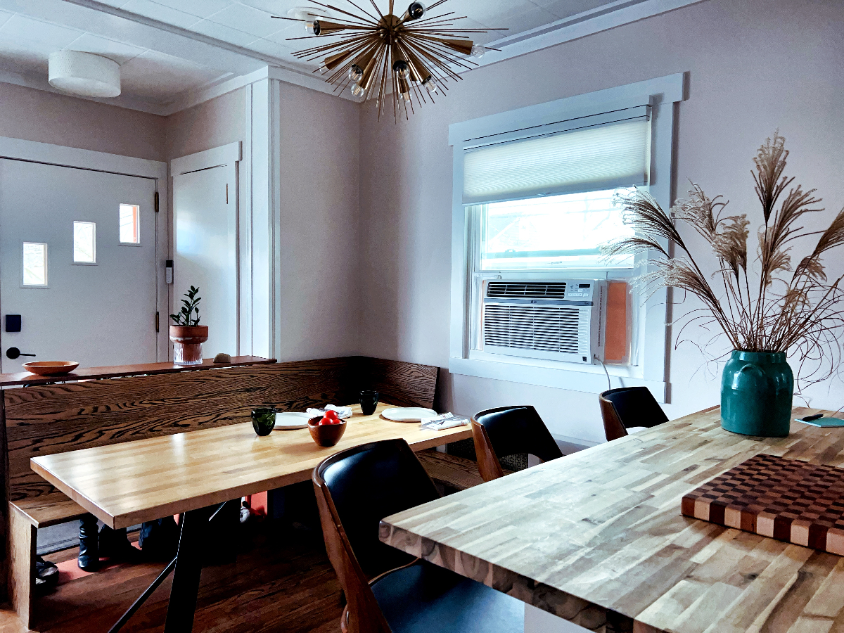 Stylish 2-Bedroom House with Yard and Parking - Photo 10