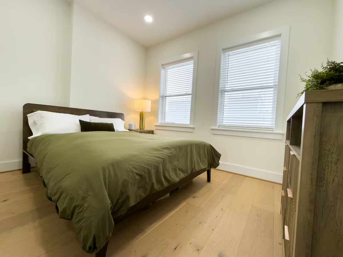 Two Level Contemporary and Spacious Townhome - Photo 8